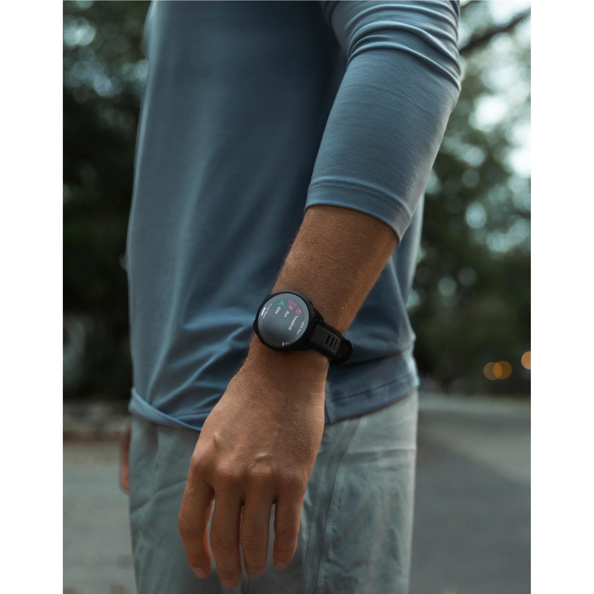 Garmin Forerunner® 165 Music