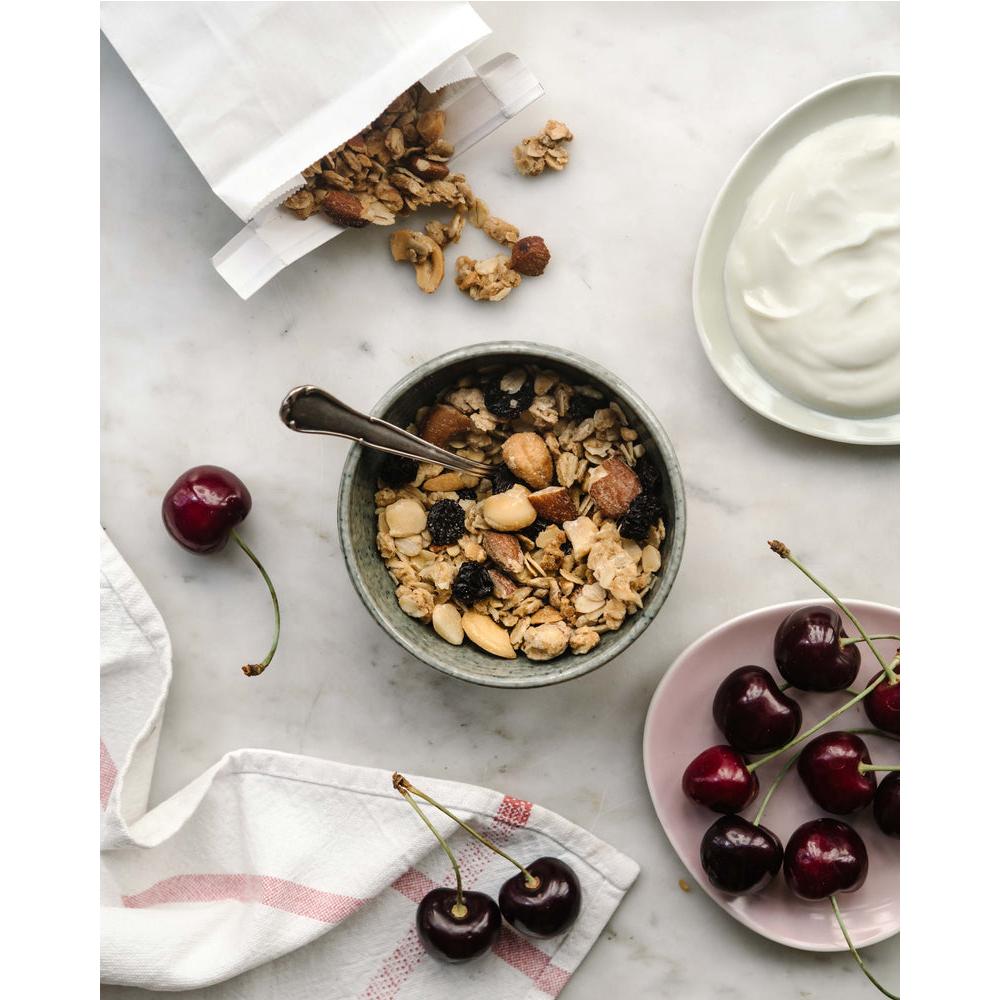 The Tiny Factory Bio Granola classic 350 g & sour cherry 350 g