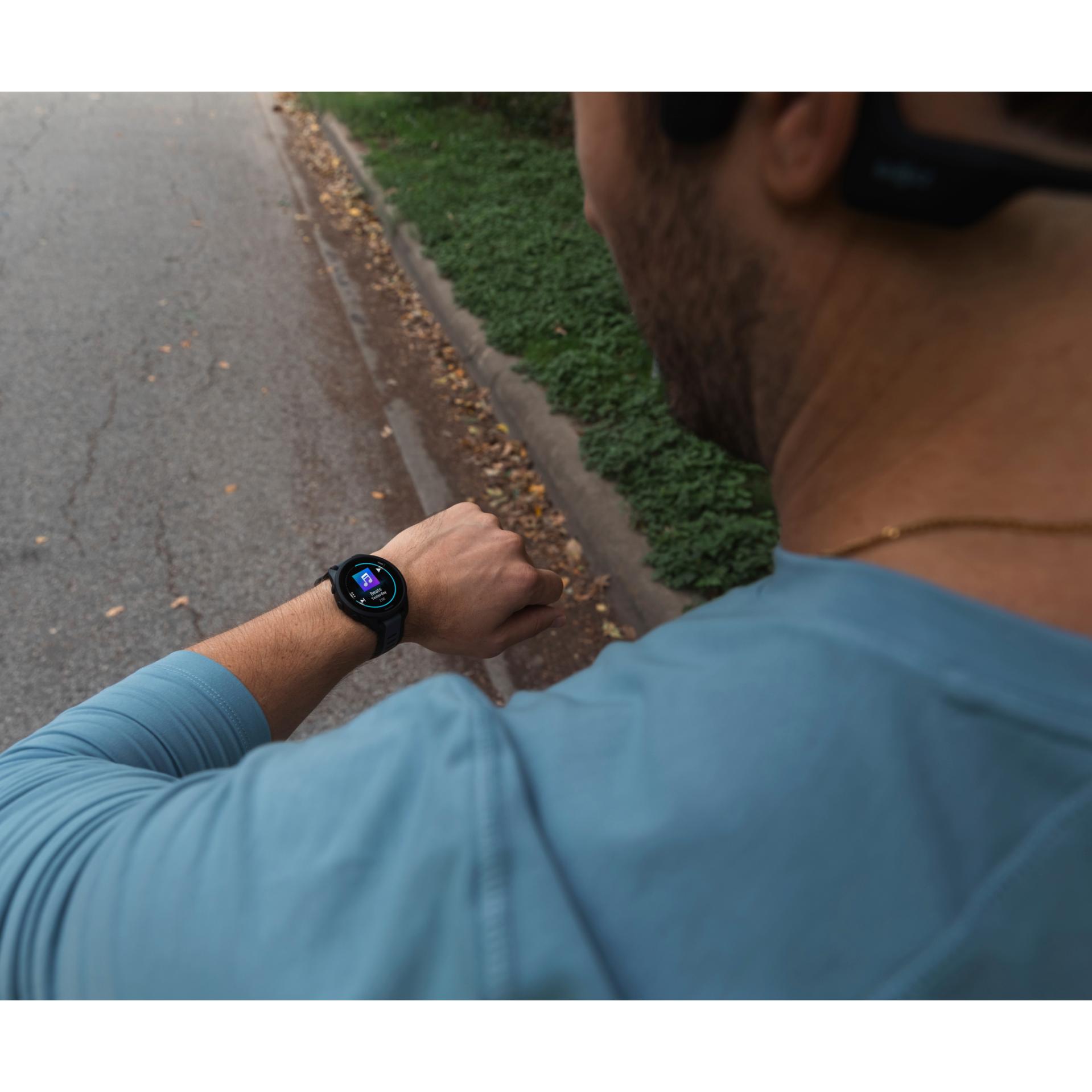 Garmin Forerunner® 165 Music