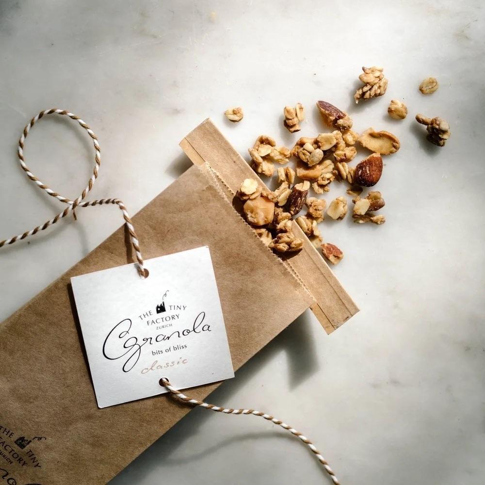 The Tiny Factory Bio Granola classic 350 g & sour cherry 350 g