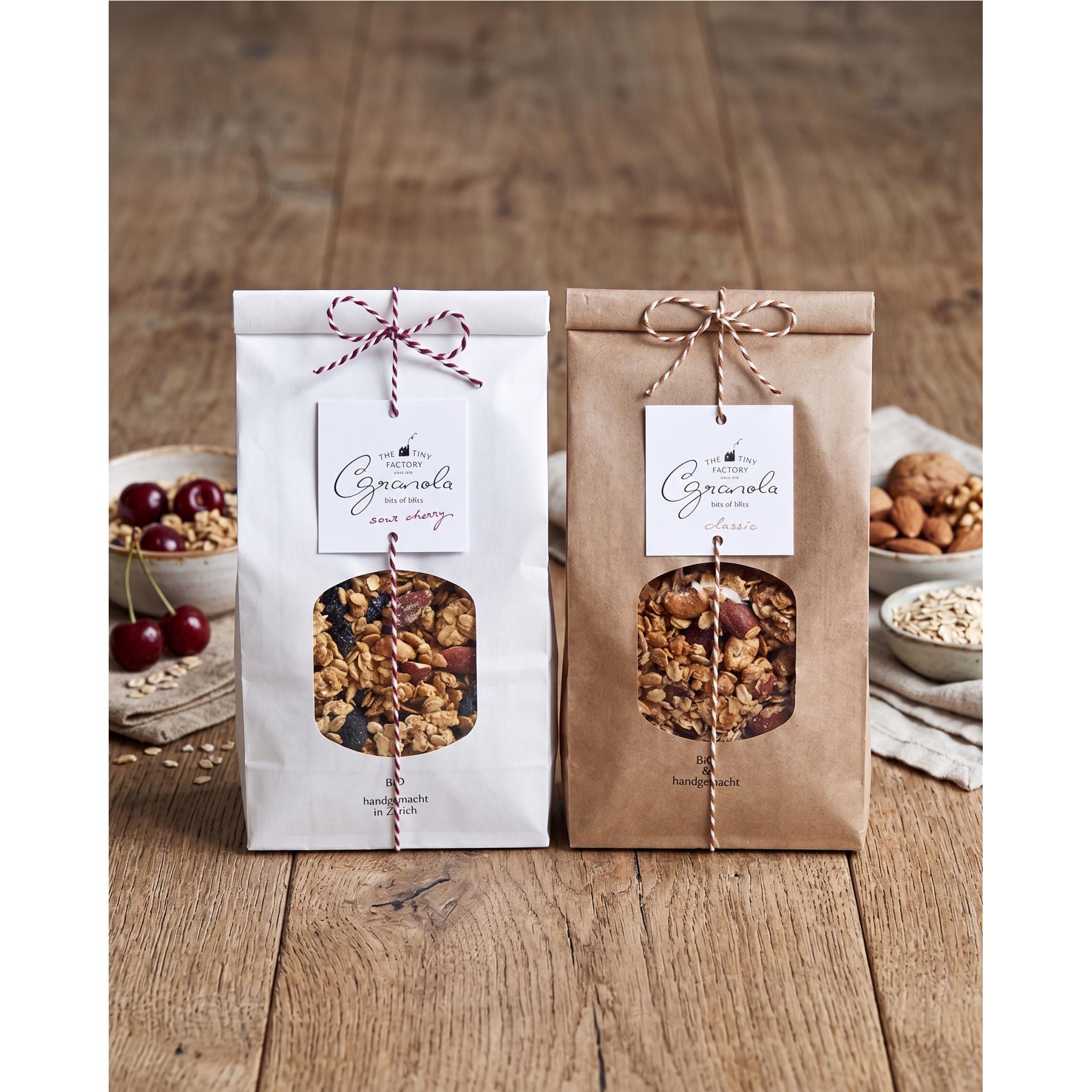 The Tiny Factory Bio Granola classic 350 g & sour cherry 350 g