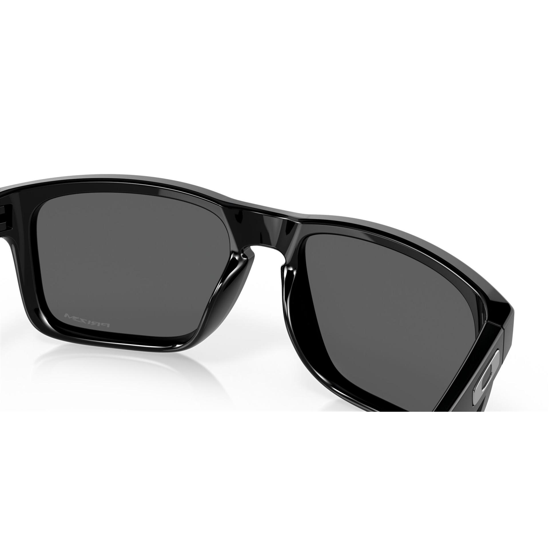 Oakley Holbrook